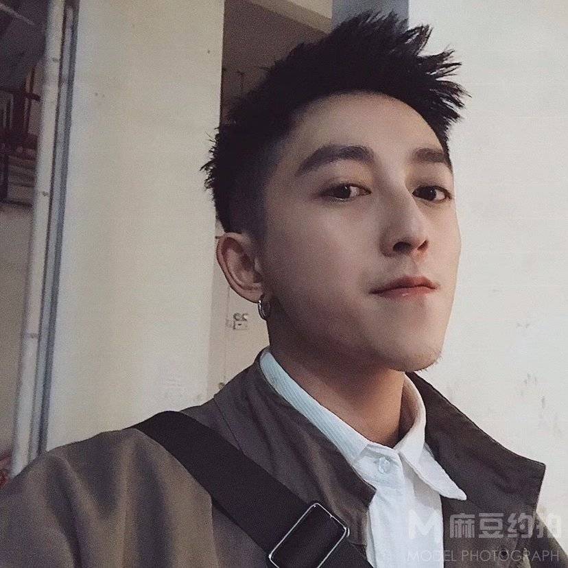 纪实模特