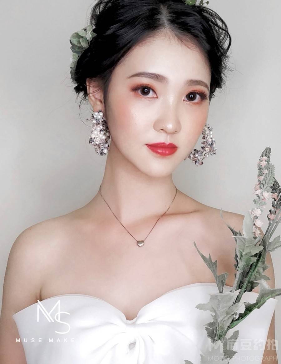 妆容模特