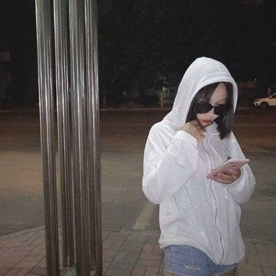 黑白模特