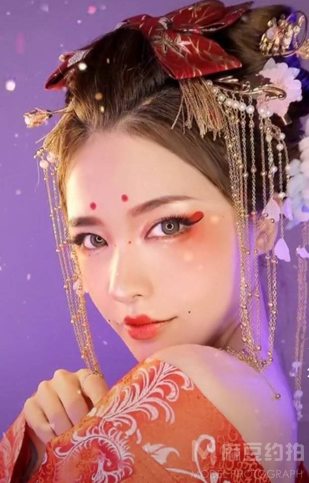妆容模特