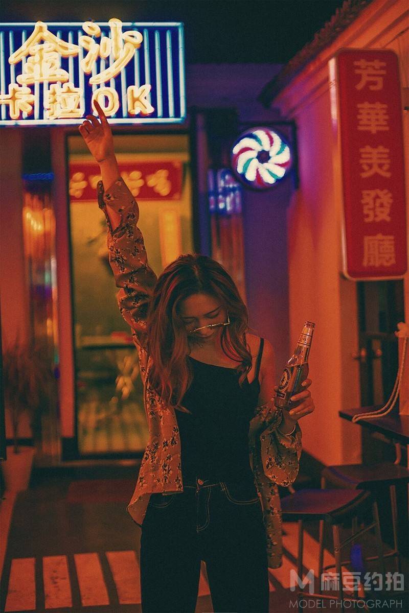 情绪模特