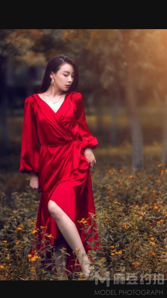 情绪模特