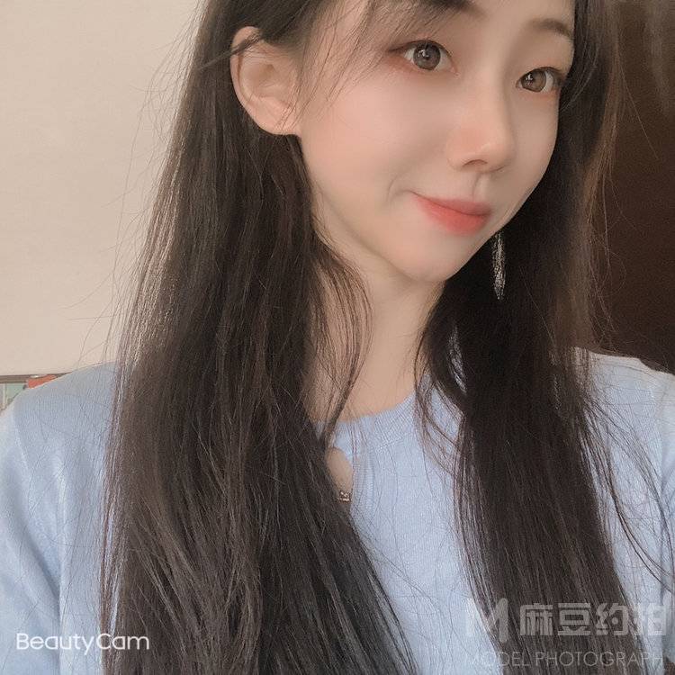 黑白模特