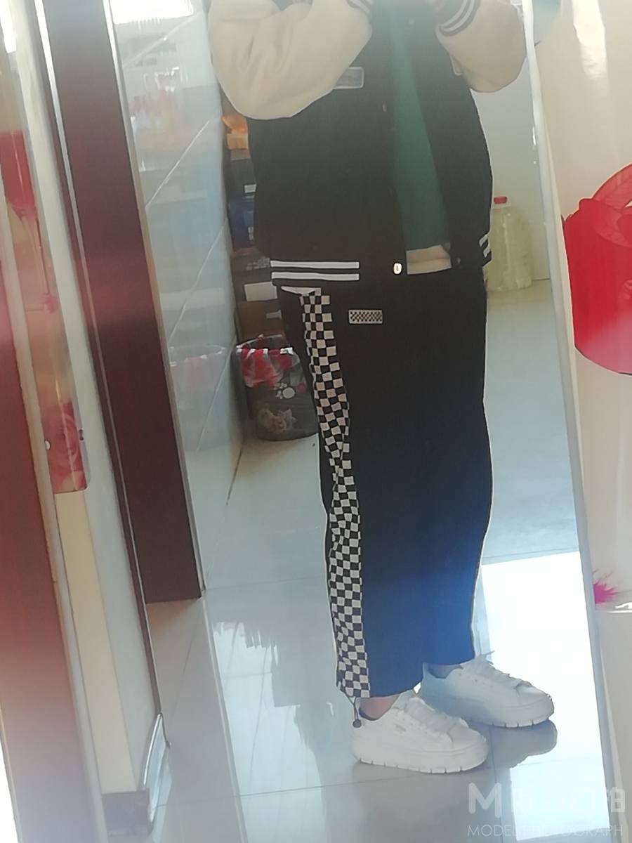 黑白模特