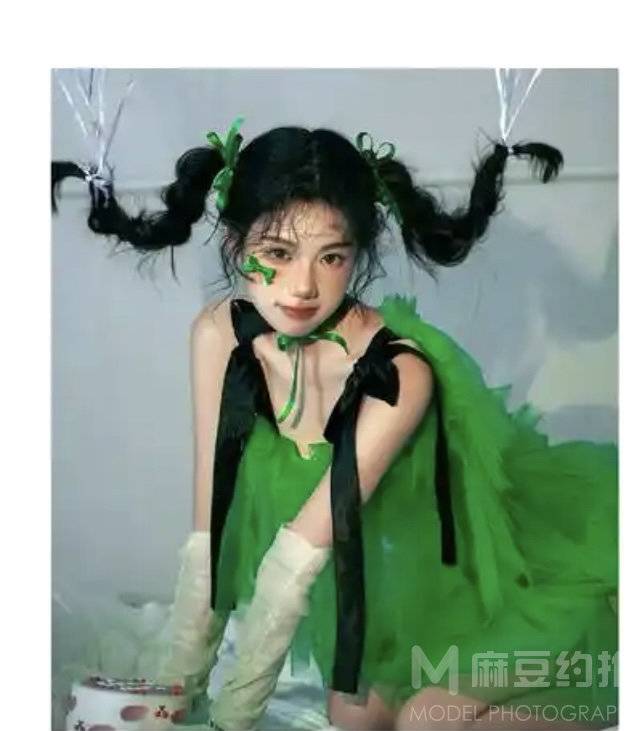 宝丽来模特