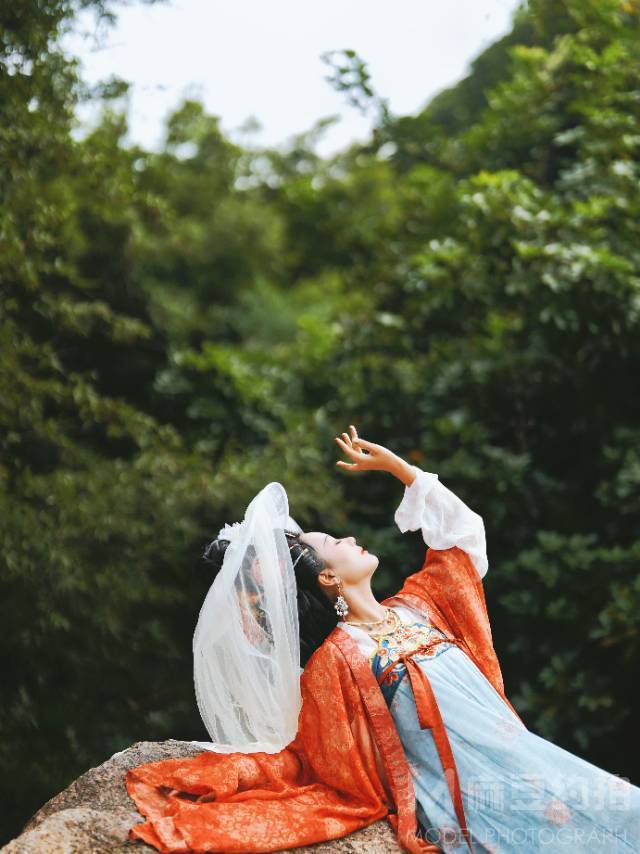 汉服模特