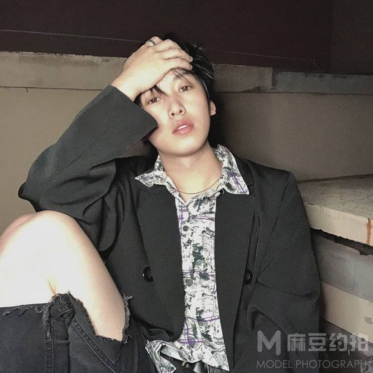 情绪模特