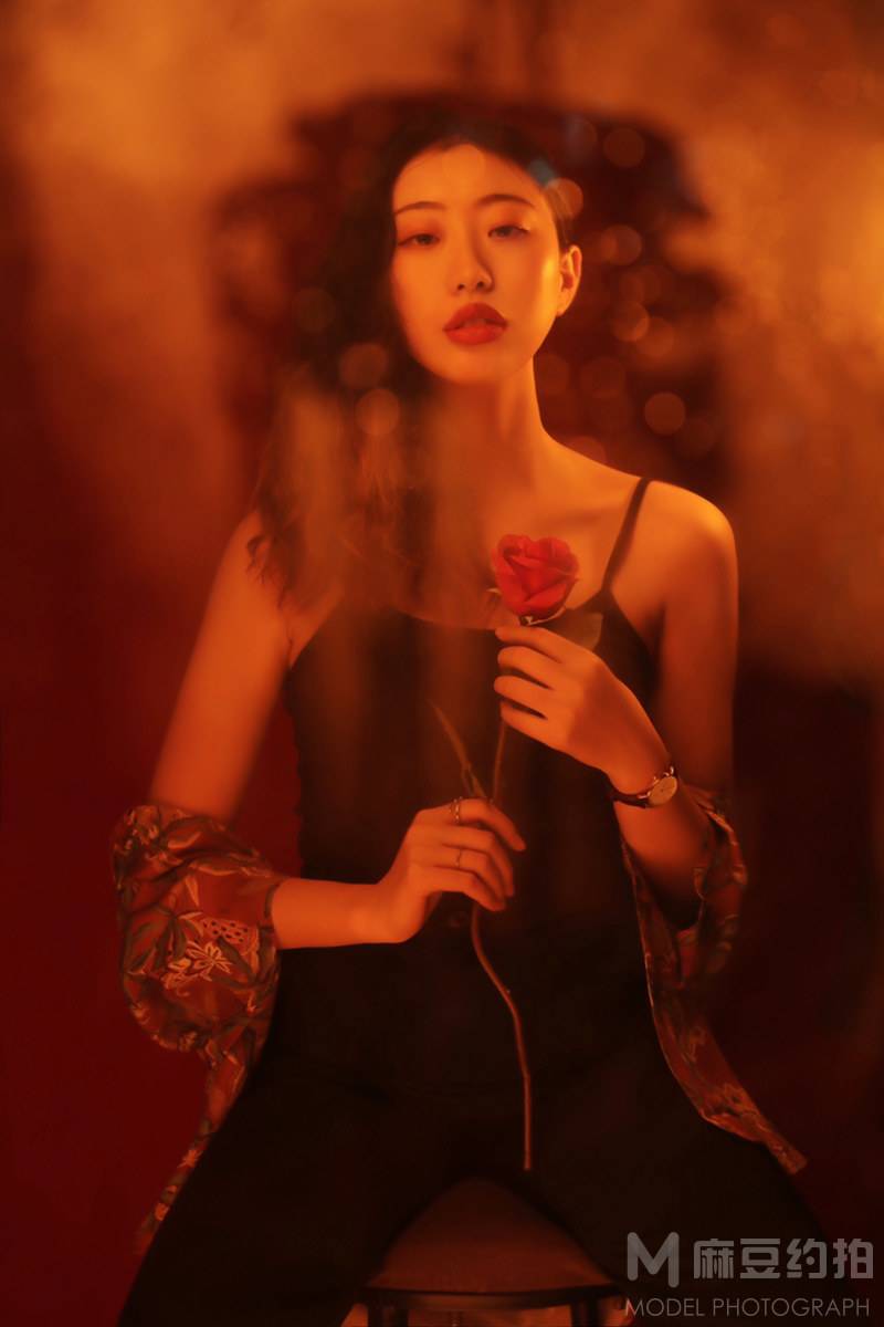 情绪模特