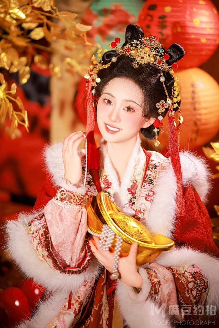 汉服模特