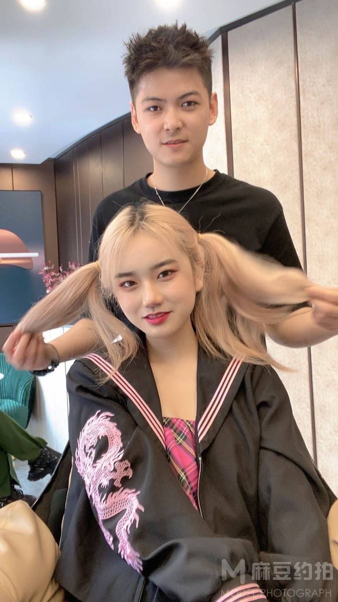 妆容模特