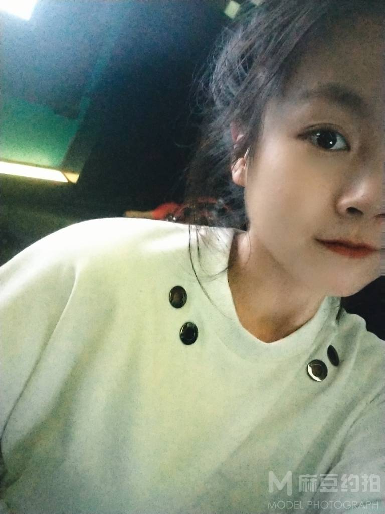 黑白模特