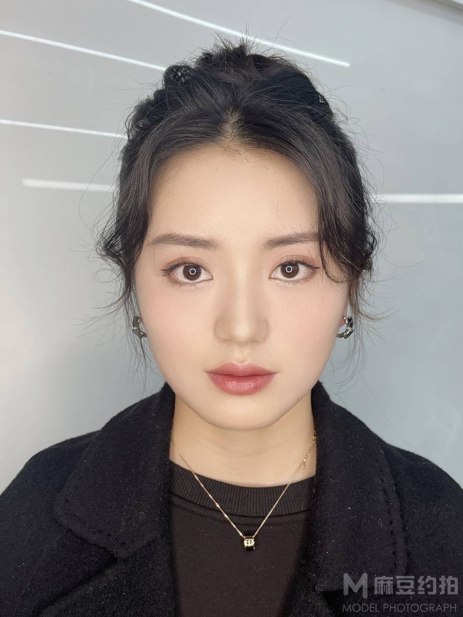 妆容模特