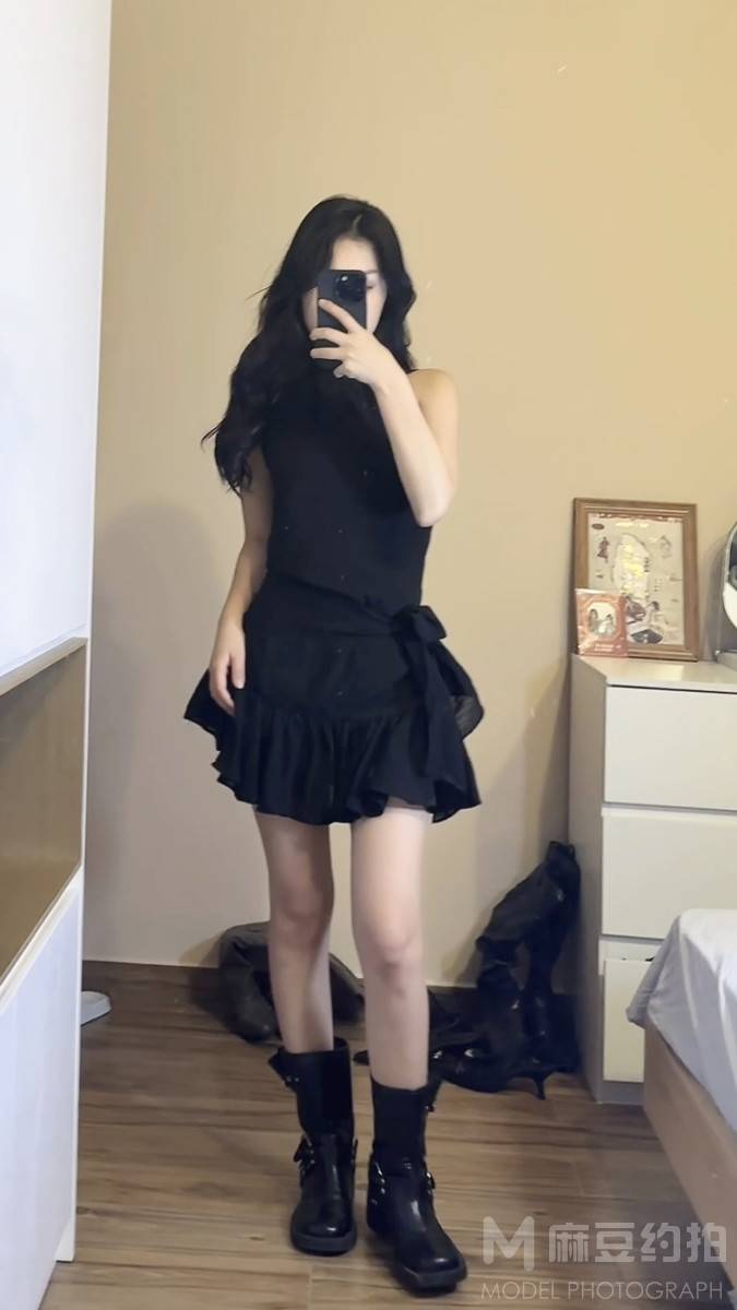 黑白模特