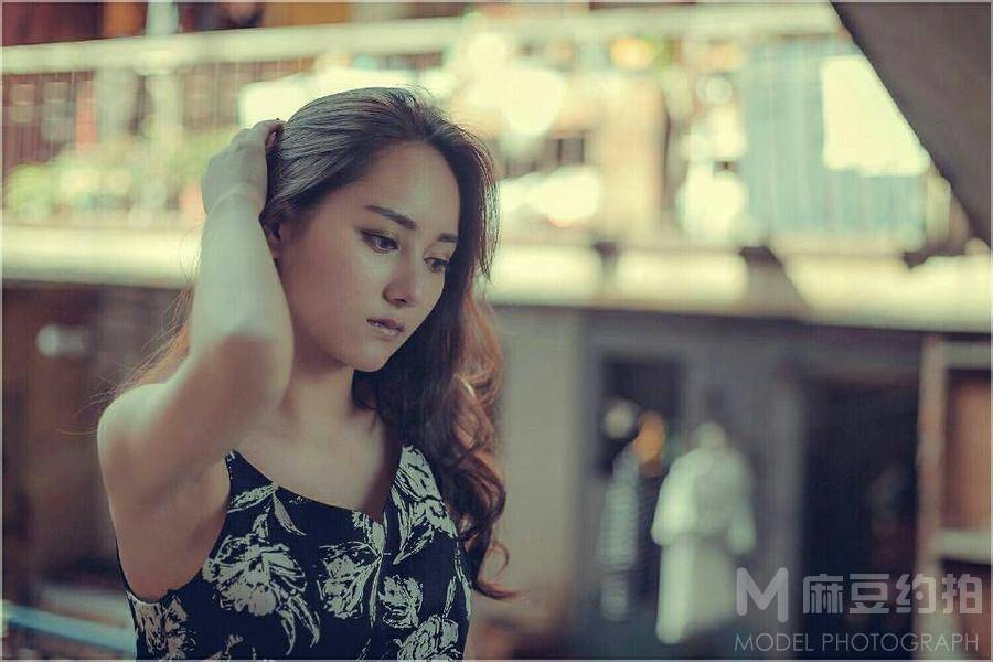 情绪模特