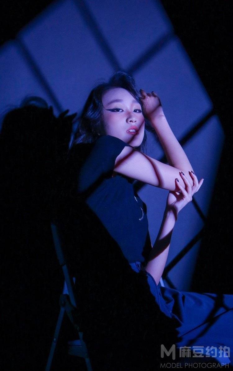 情绪模特