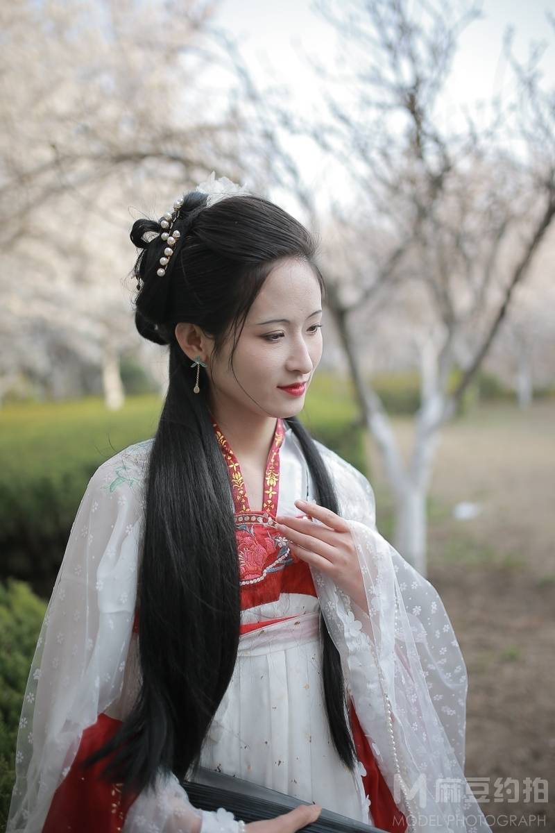汉服模特