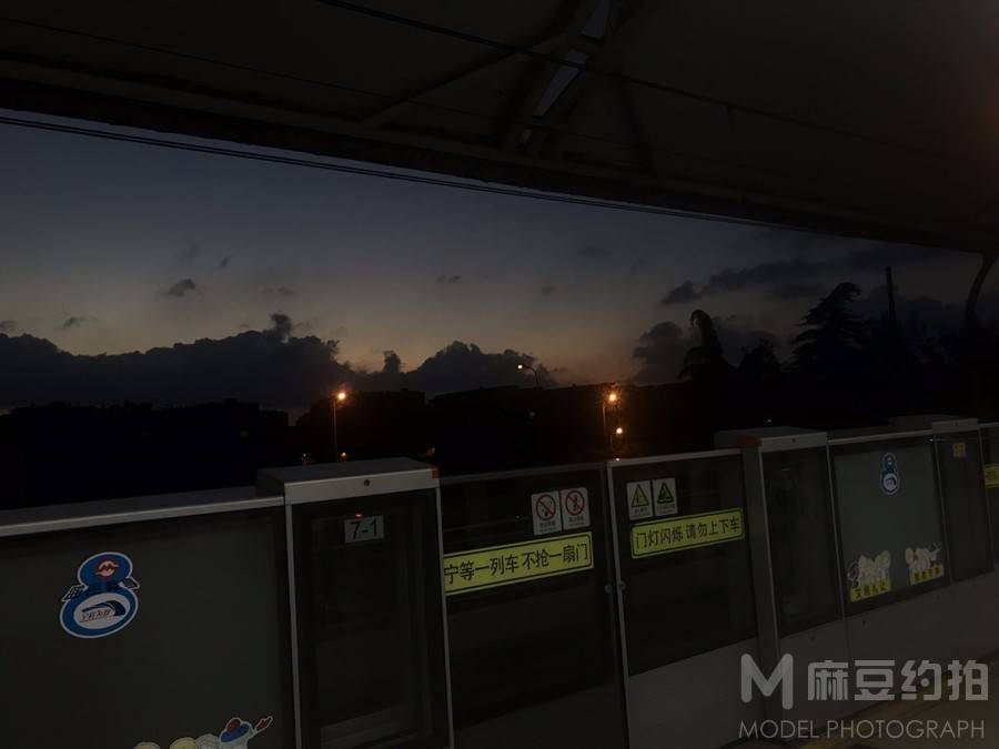 夜景模特