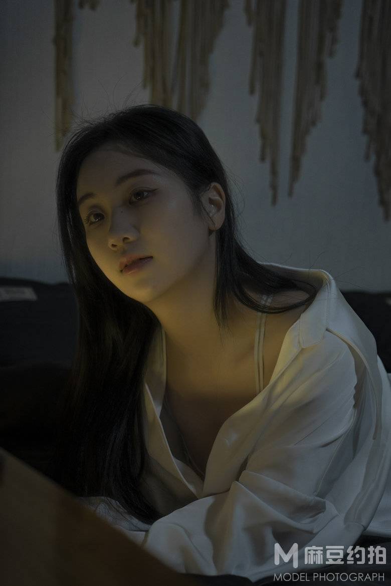 黑白模特