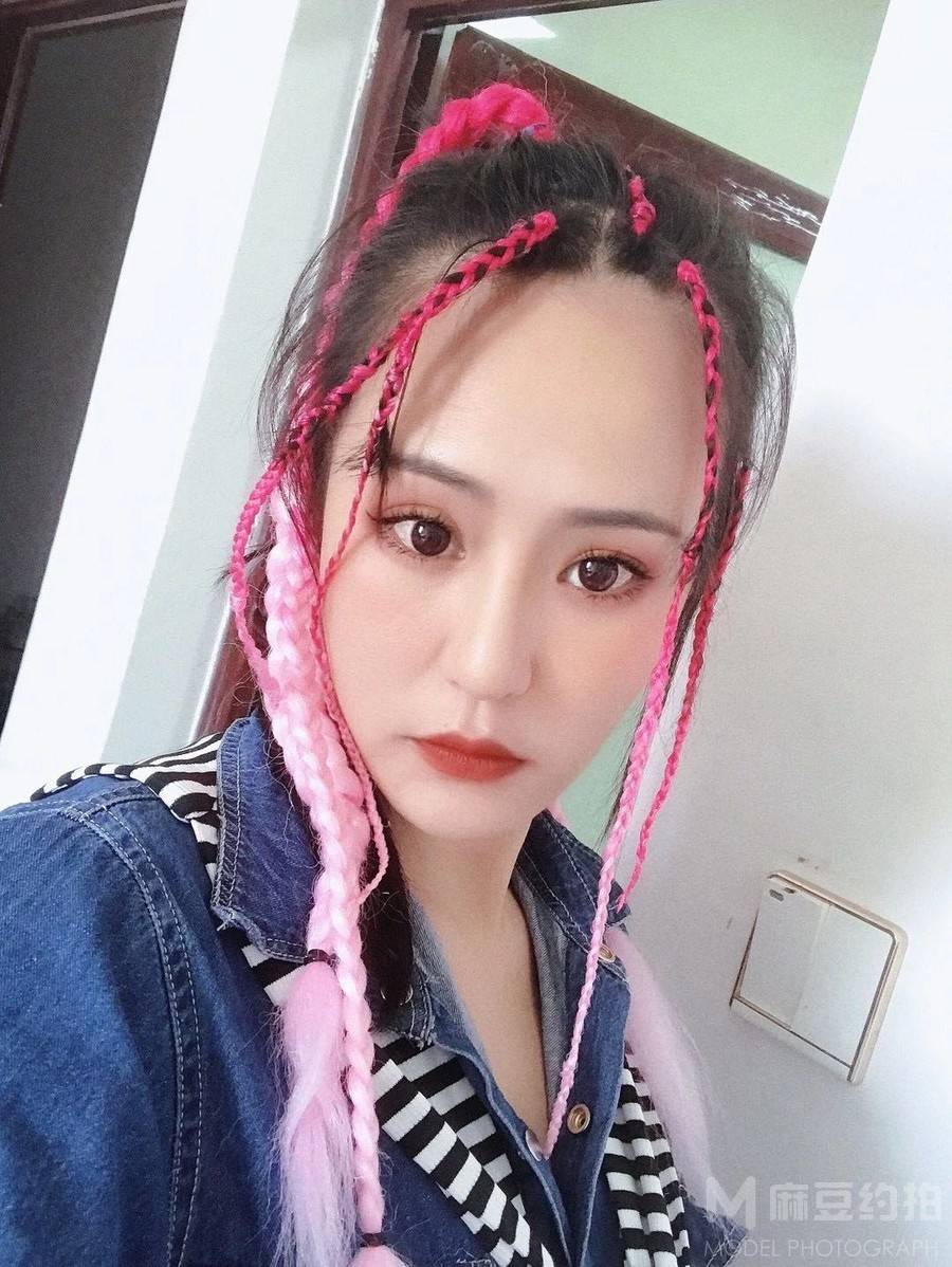 妆容模特