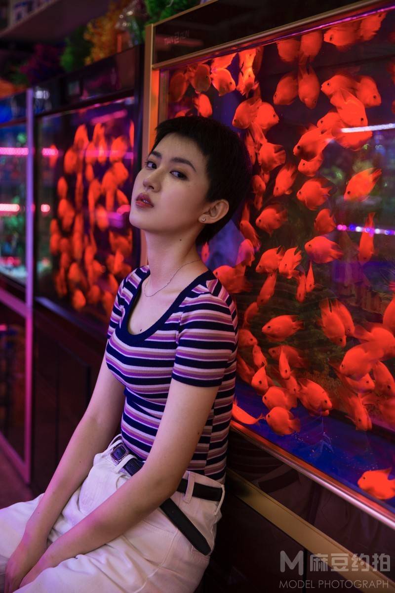 情绪模特