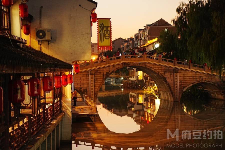 夜景模特