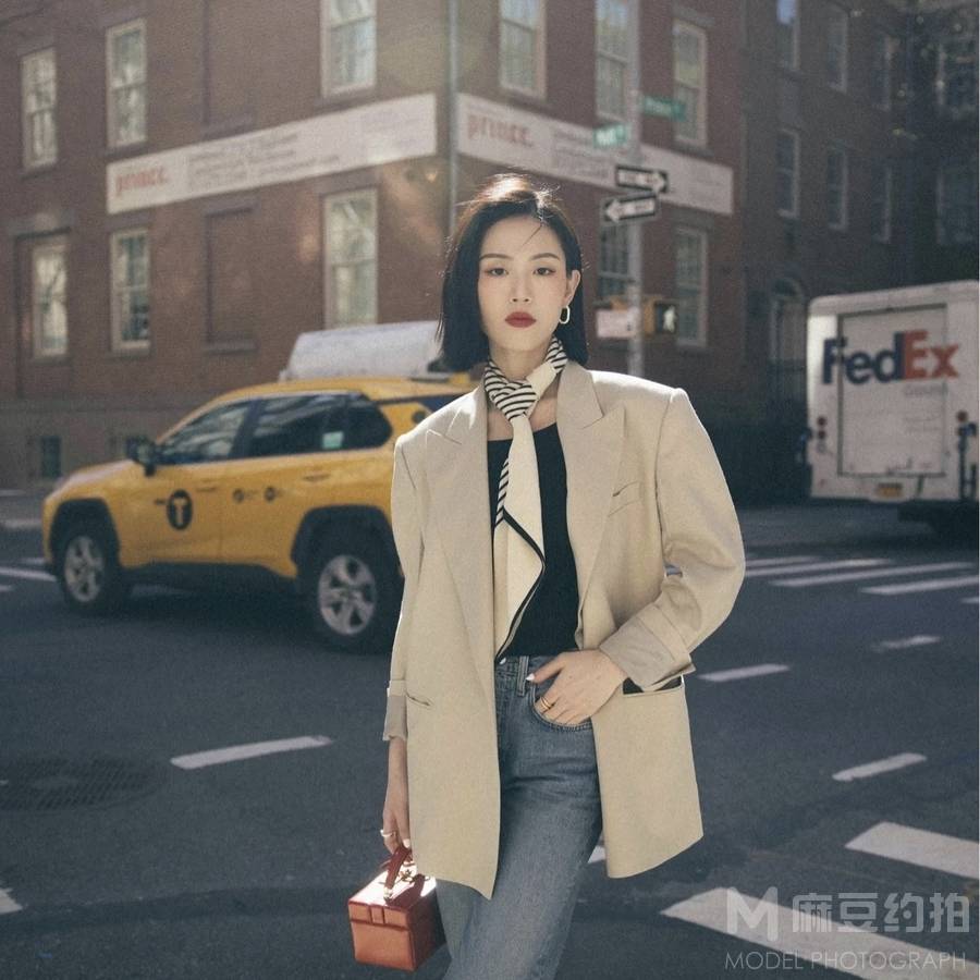 情绪模特