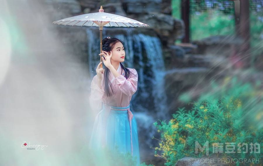 汉服模特