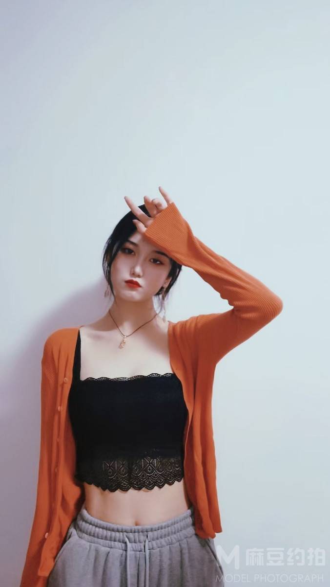 黑白模特