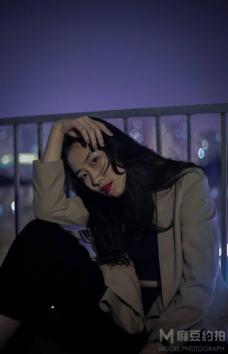 情绪模特
