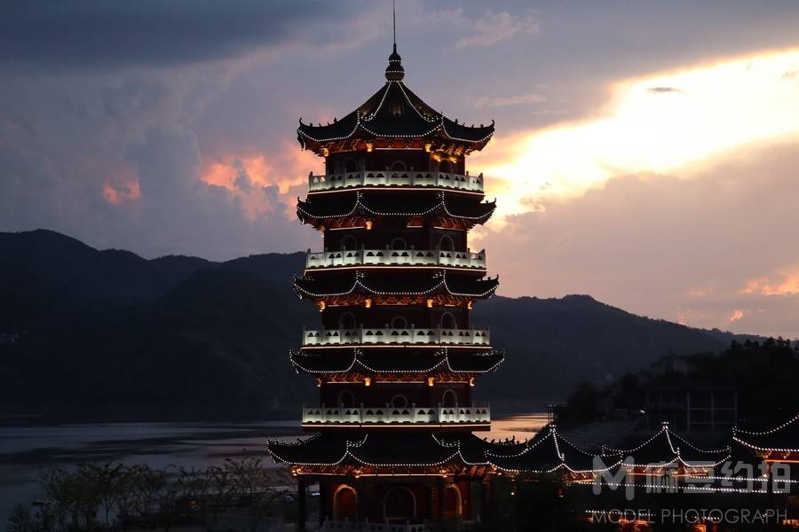夜景模特