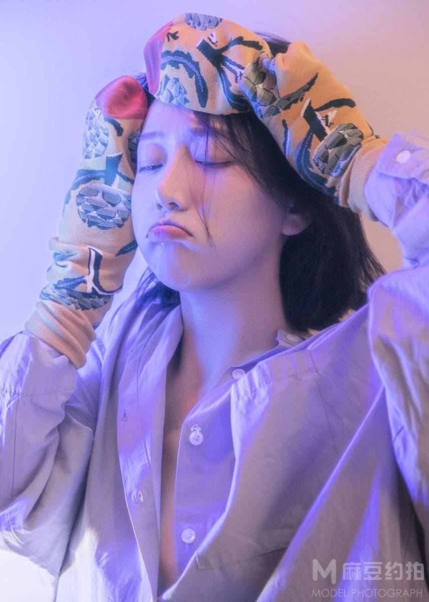 情绪模特