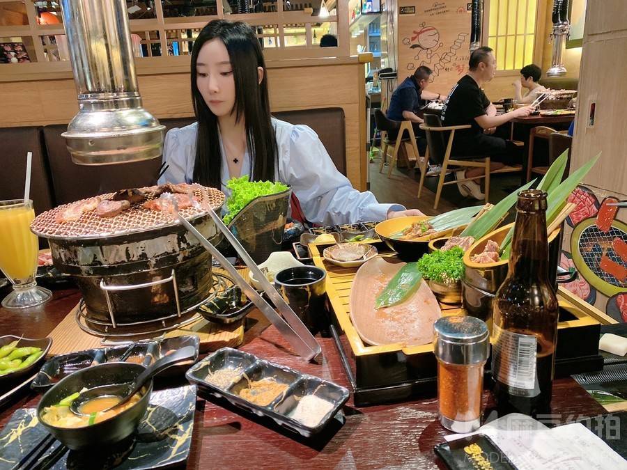 妆容模特