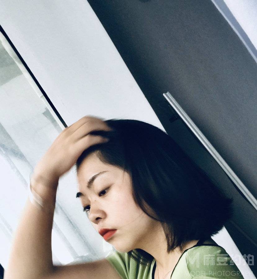 黑白模特