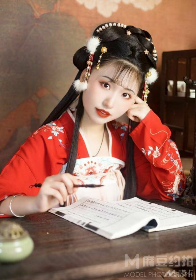 汉服模特