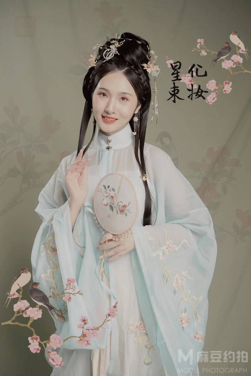 妆容模特