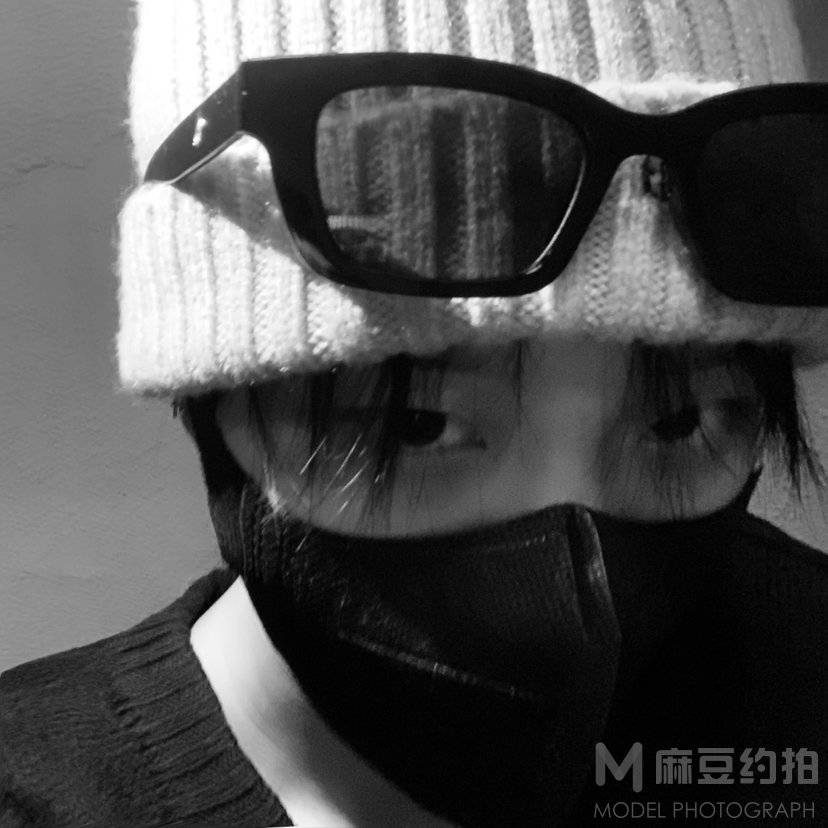 黑白模特