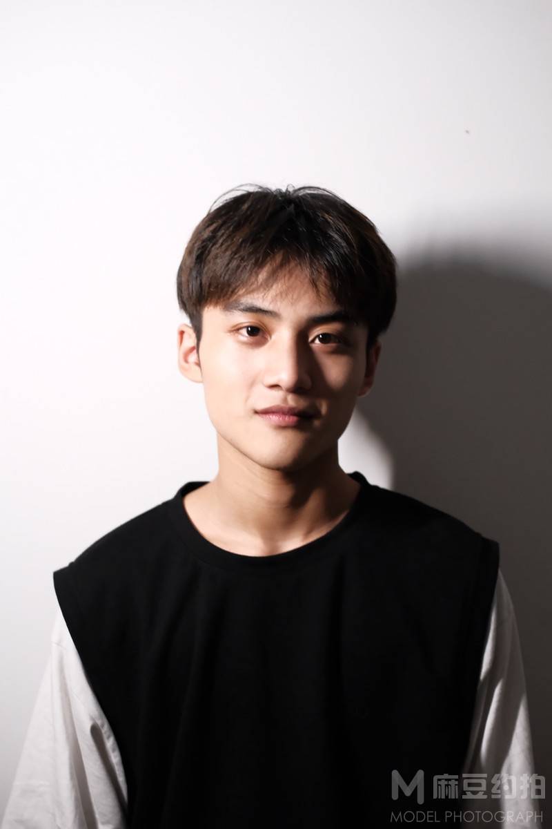 黑白模特