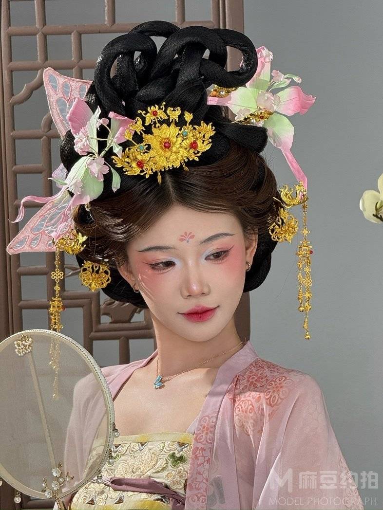 妆容模特