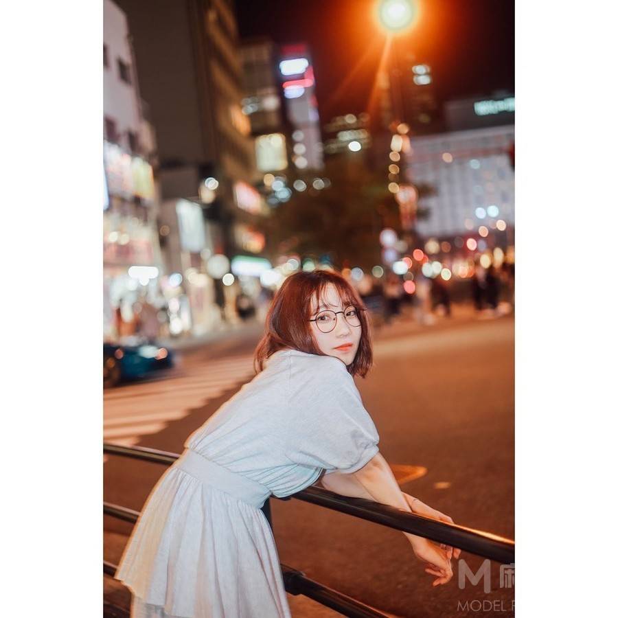夜景模特