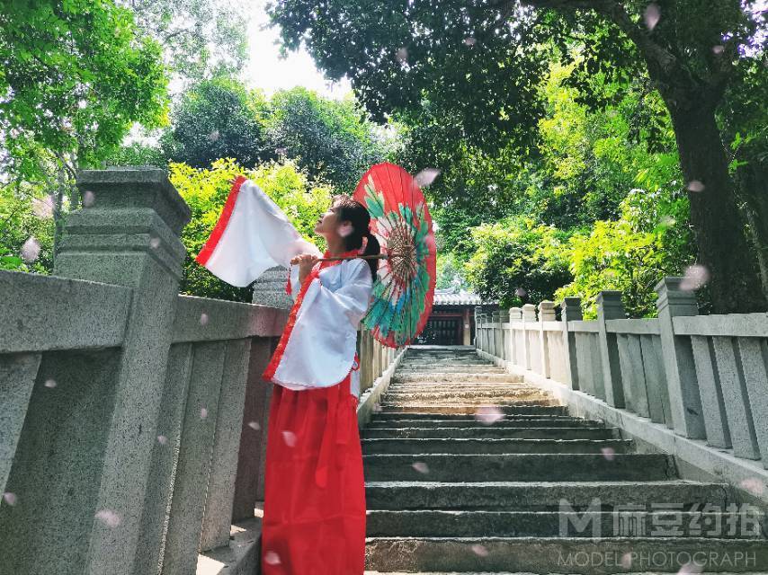 汉服模特