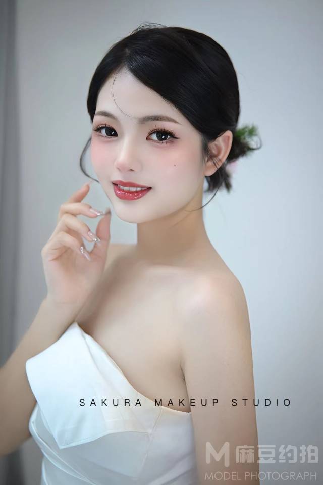 妆容模特