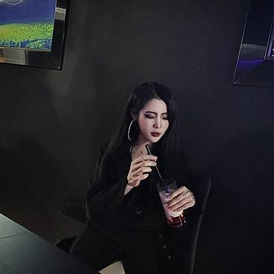 黑白模特