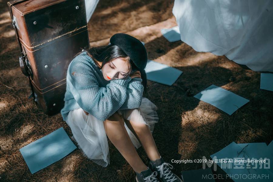 情绪模特