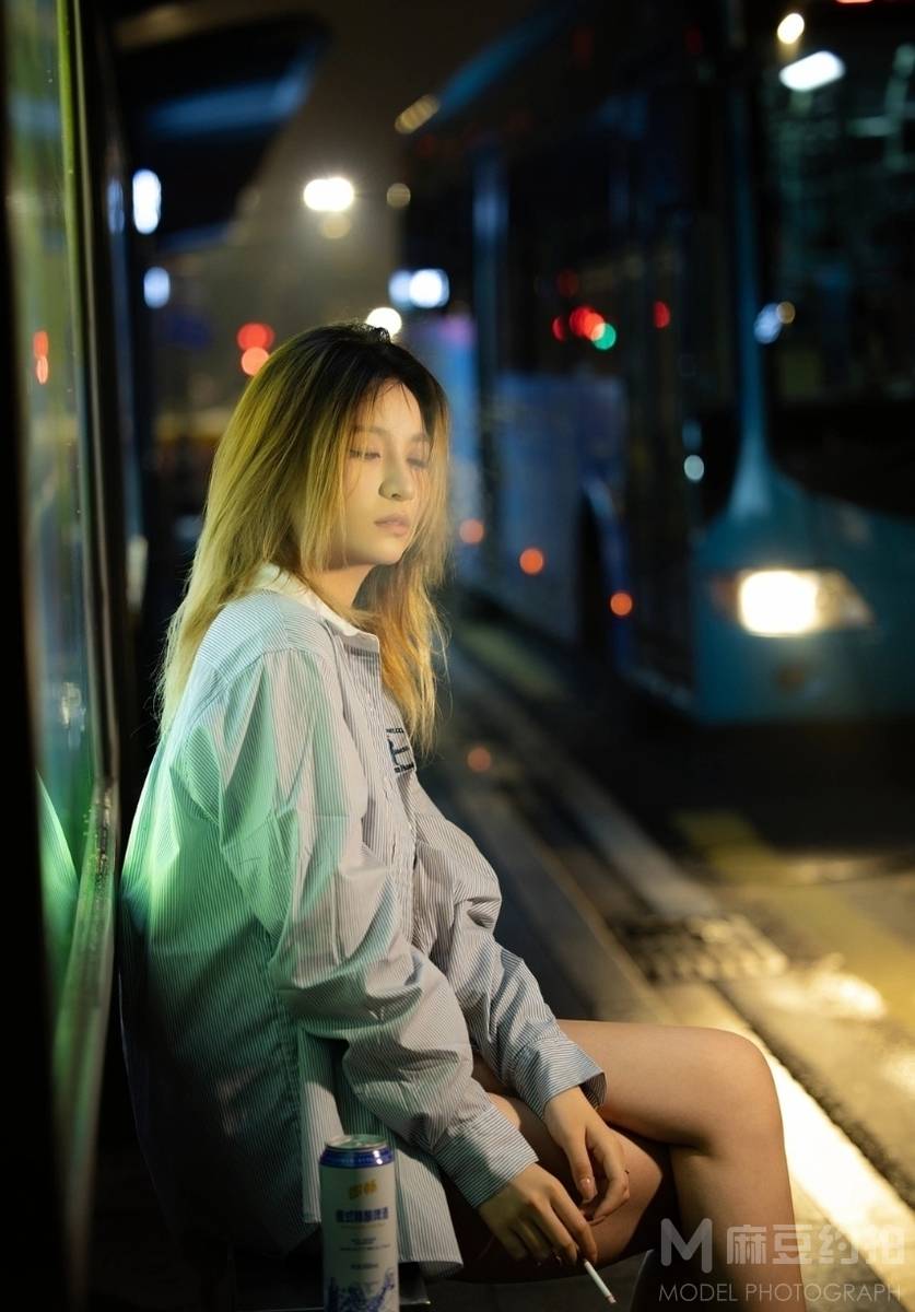 情绪模特