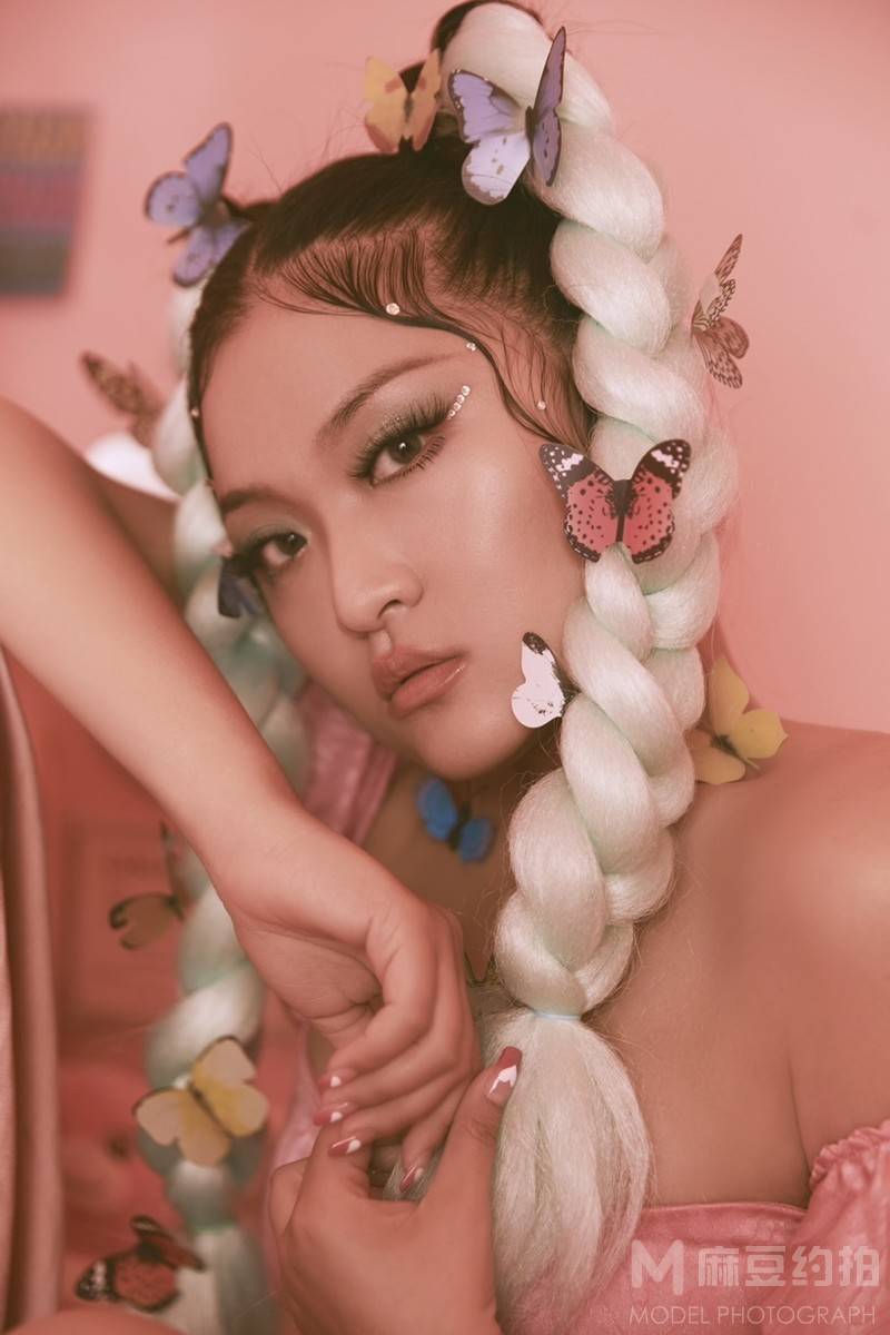 情绪模特