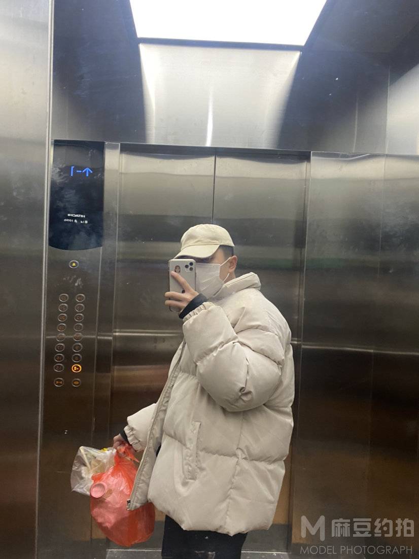 黑白模特