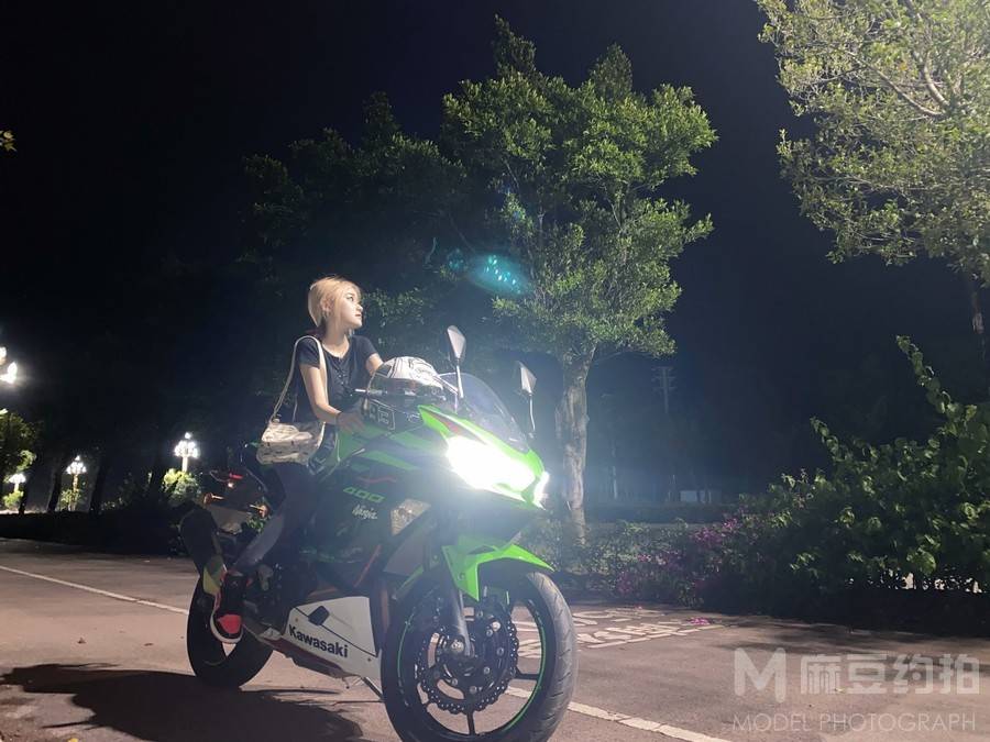 夜景模特