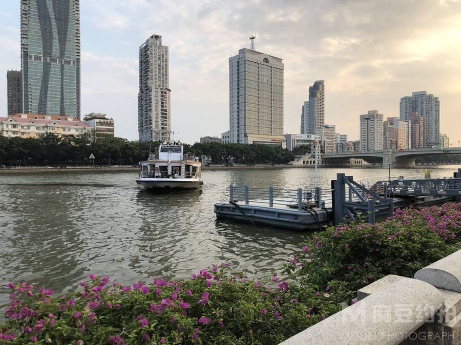 黑白模特