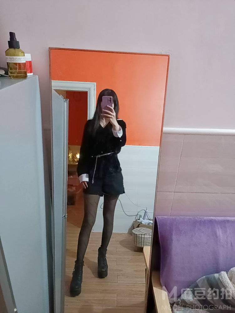 黑白模特