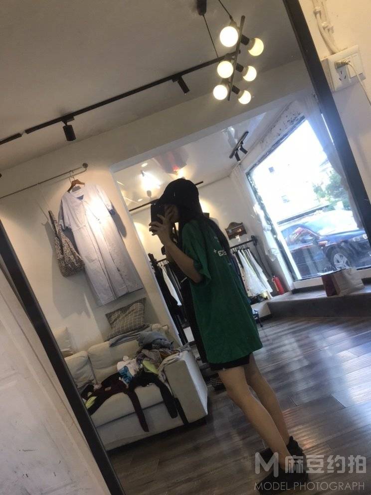黑白模特